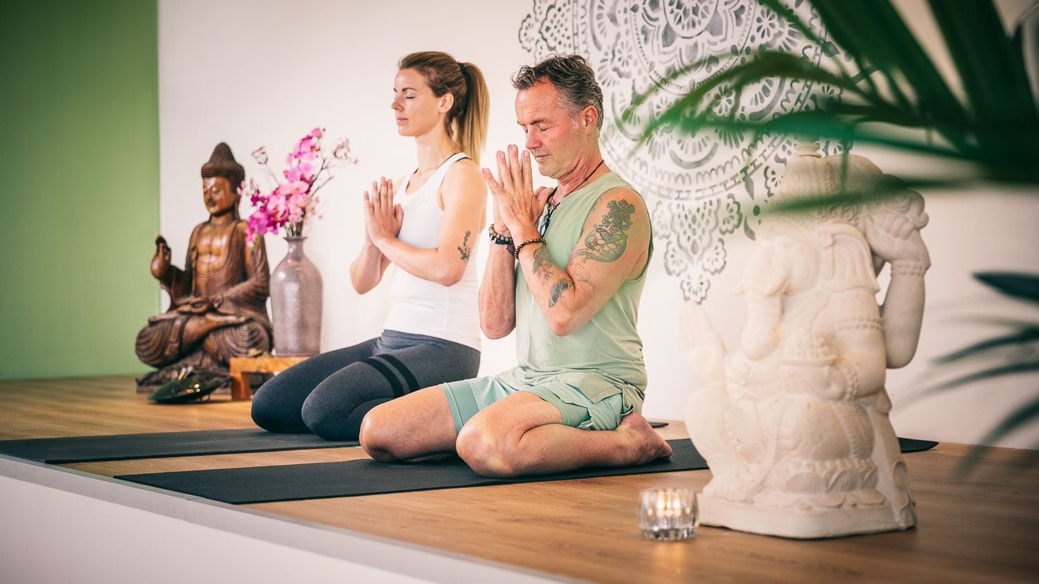 Yoga Studio Breda Black & White